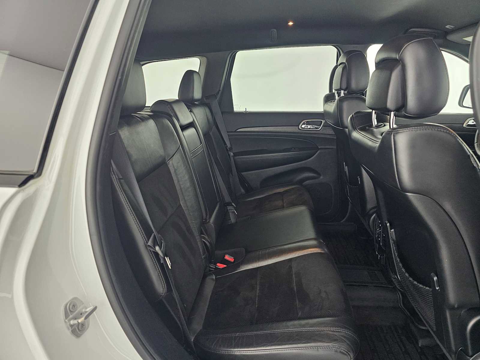 Used 2018 Jeep Grand Cherokee Altitude image 12