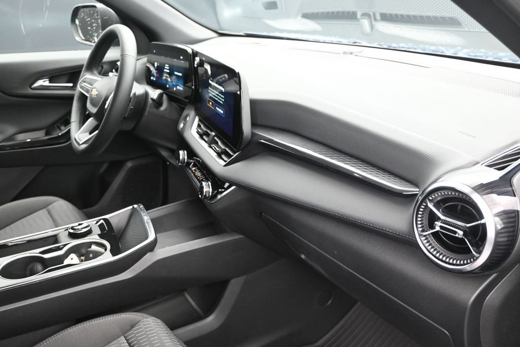 New 2026 Chevrolet Equinox LT w/ Safety and Technology Package FWD image 24