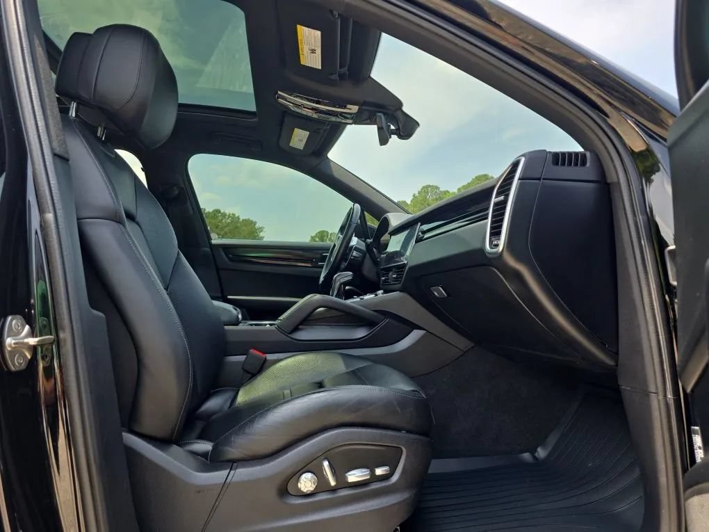 Used 2020 Porsche Cayenne AWD/4WD image 50