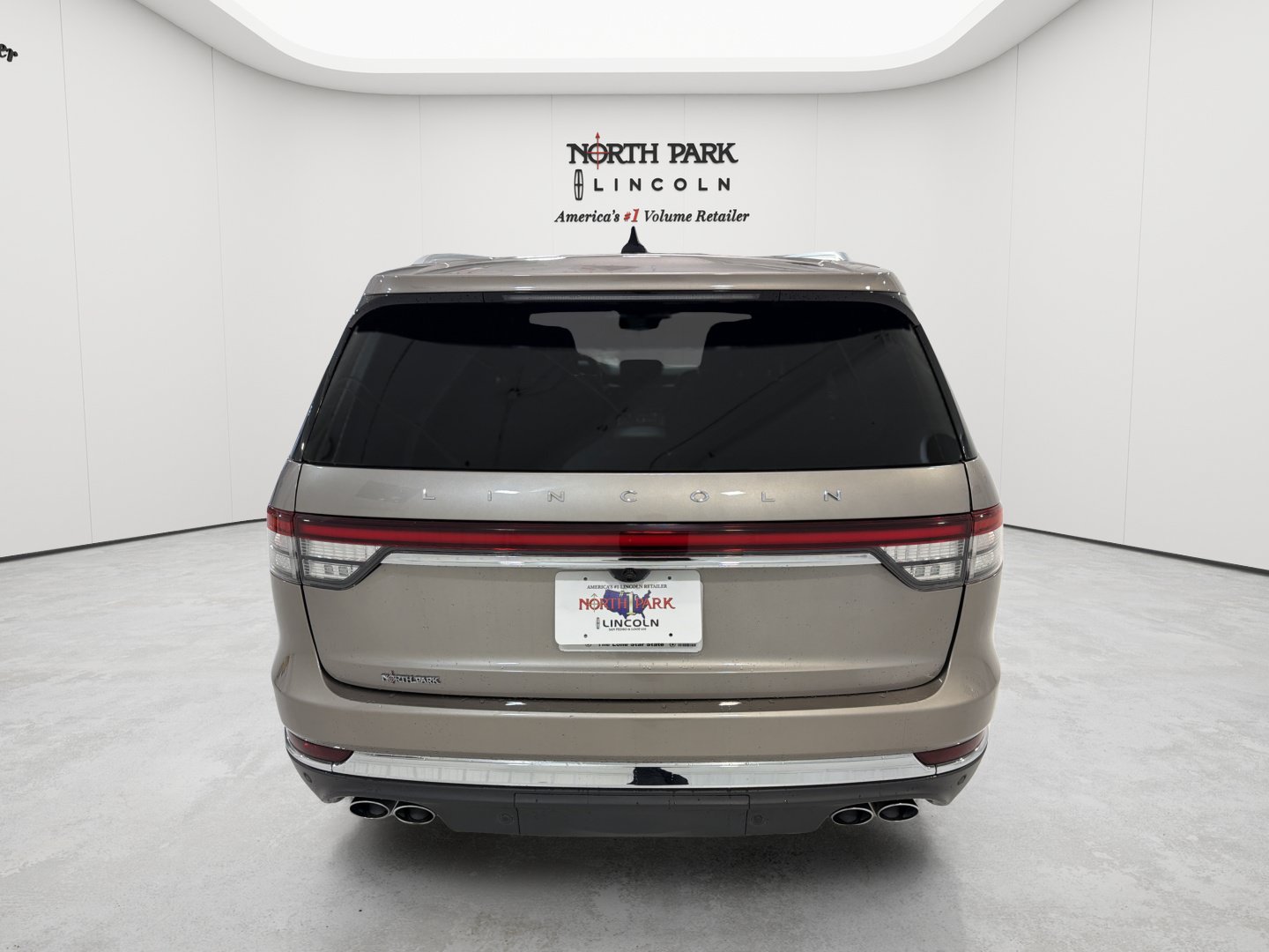 Used 2021 Lincoln Aviator Reserve w/ Equipment Group 202A AWD/4WD image 4