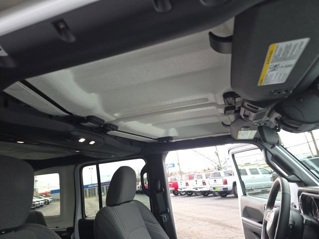 Used 2024 Jeep Wrangler Sport S image 35