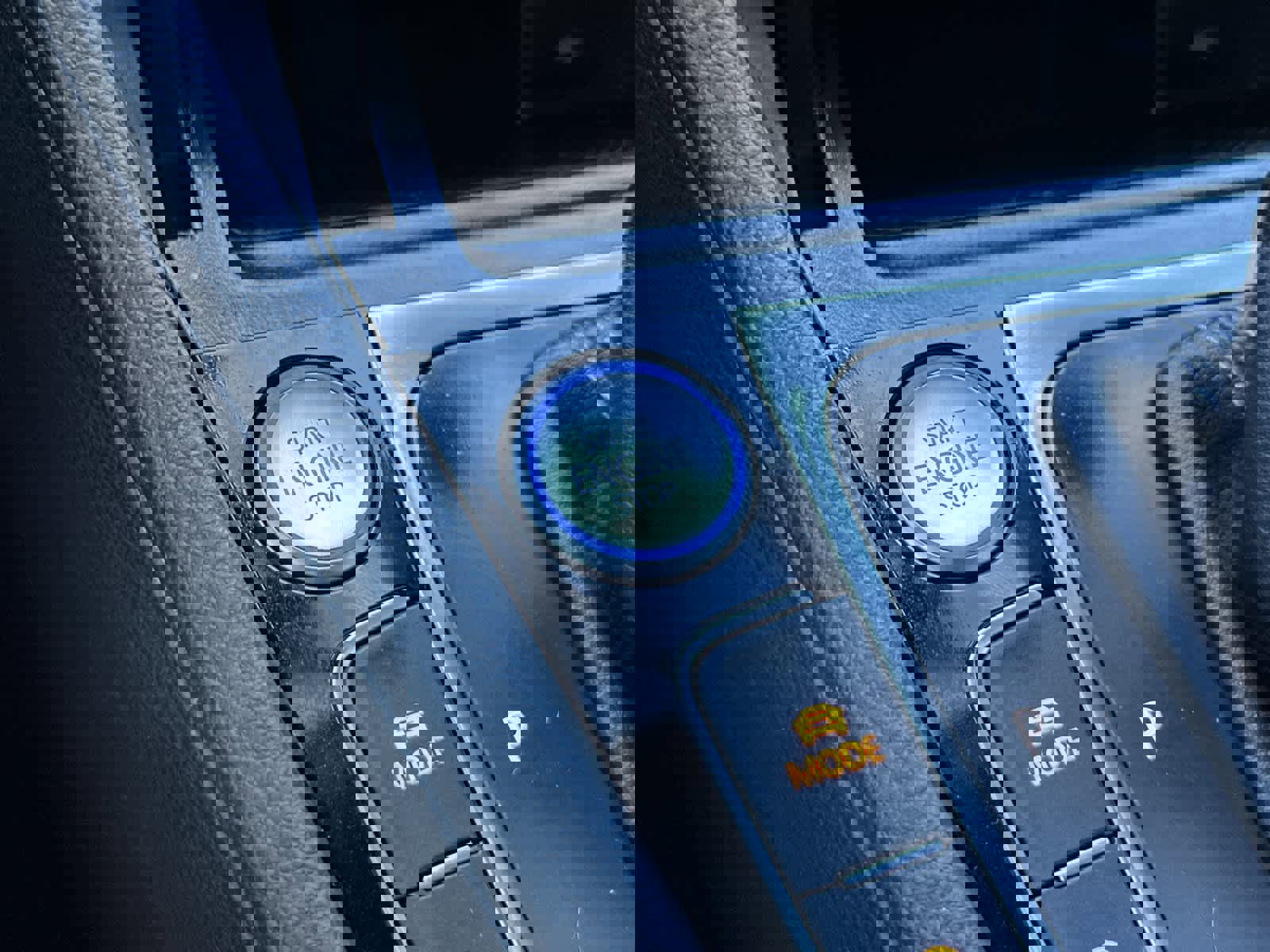 Used 2019 Volkswagen Golf R 4-Door image 25