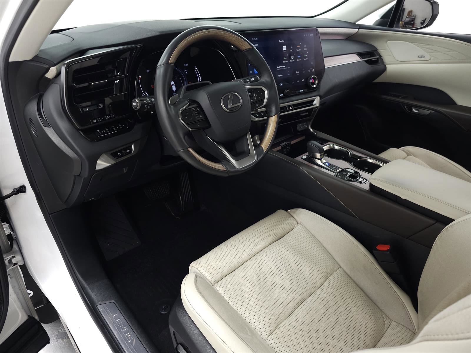 Certified 2023 Lexus RX 350 w/ Cold Area Package AWD/4WD image 15