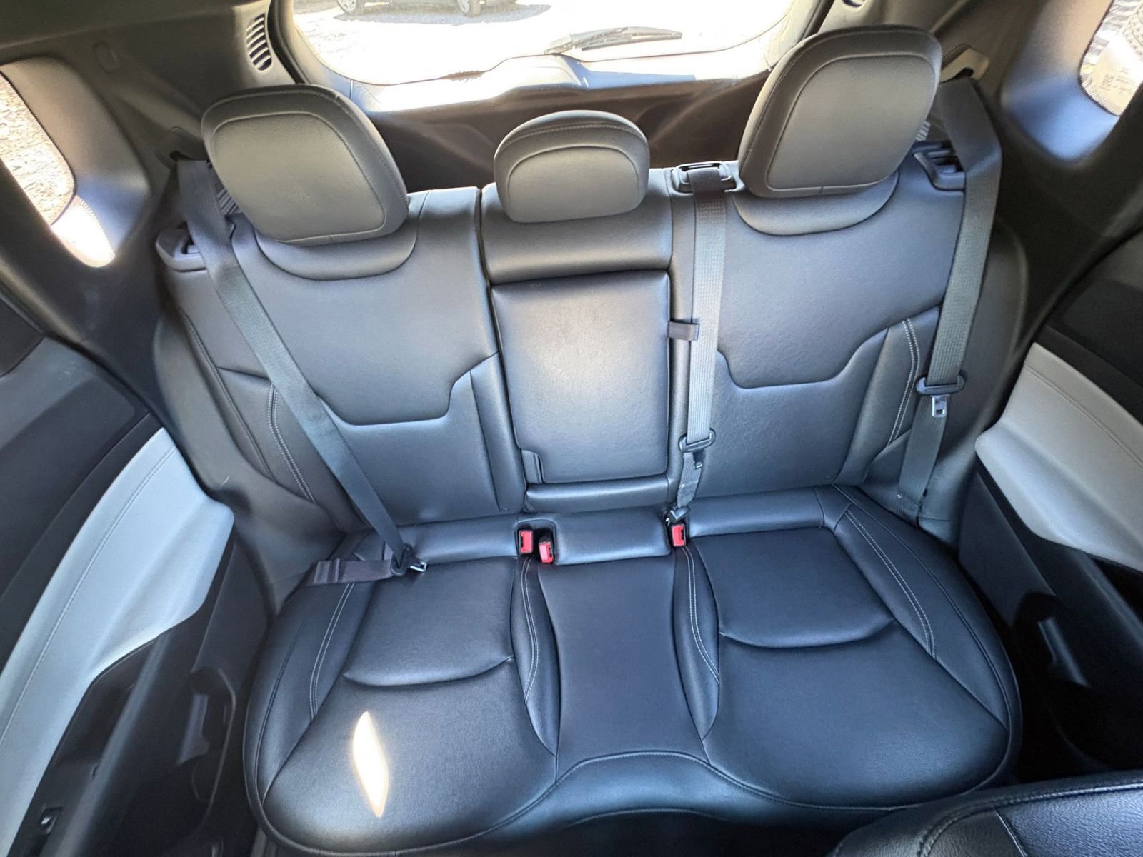 Used 2025 Jeep Compass Limited image 36