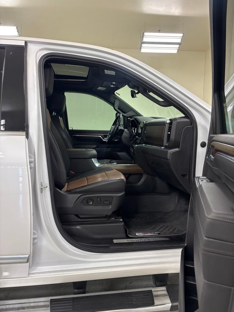 Used 2024 Chevrolet Silverado 2500 High Country w/ High Country Premium Package AWD/4WD image 23