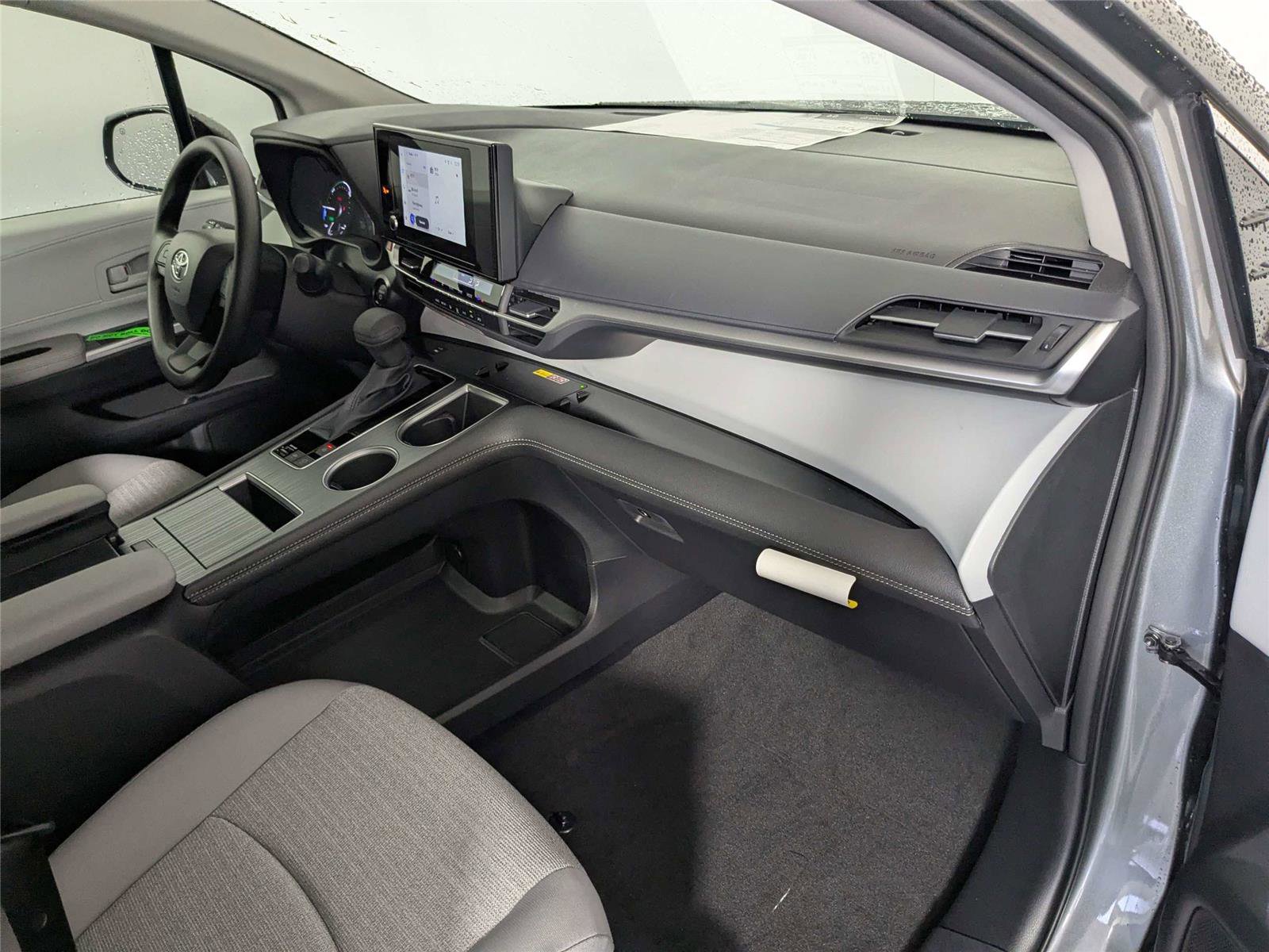 New 2026 Toyota Sienna LE image 23