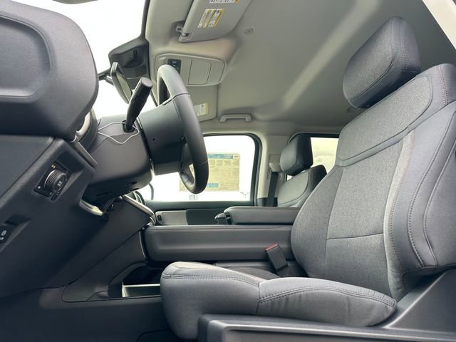 New 2025 Ford Expedition Active image 10