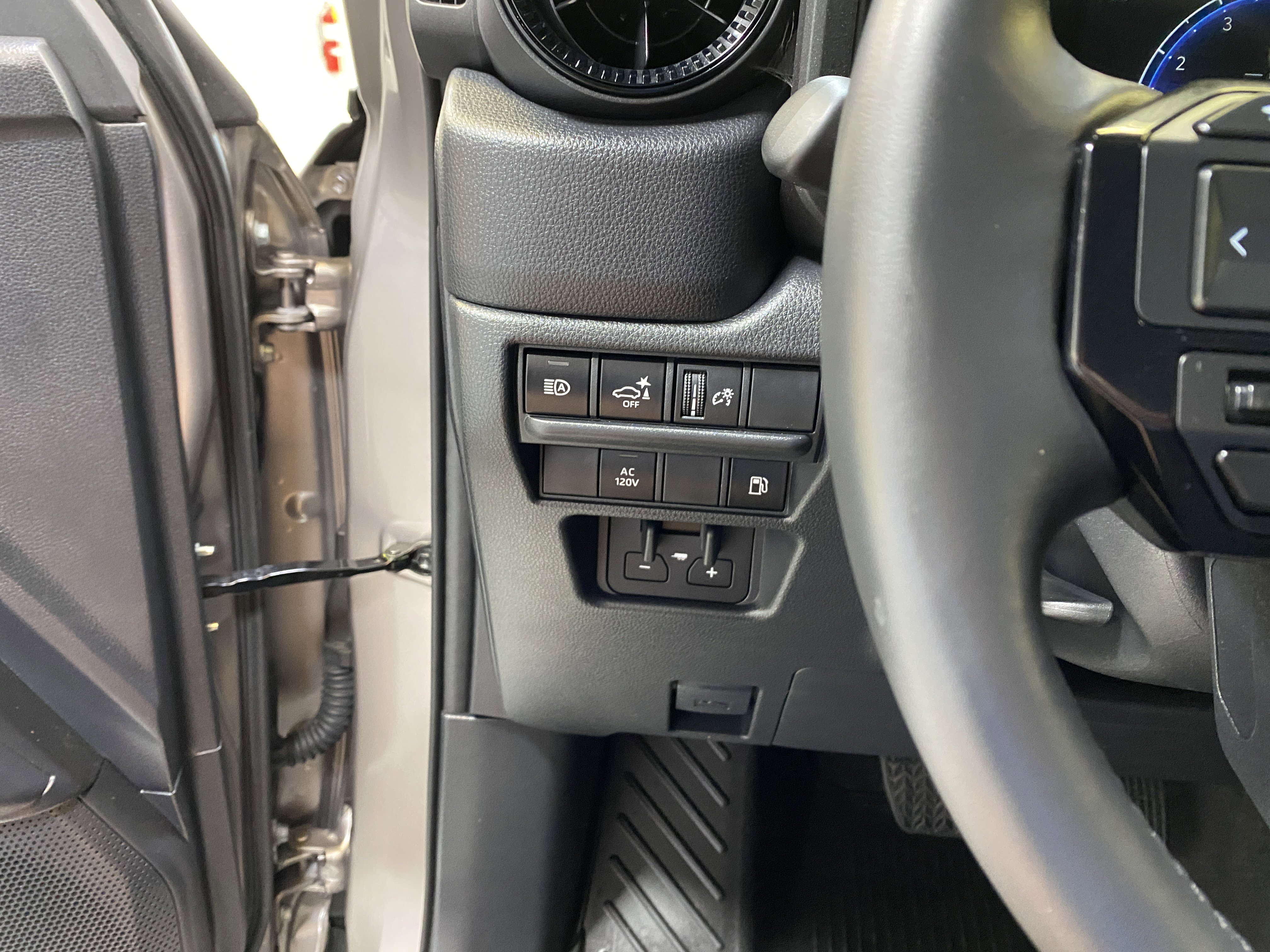 Used 2025 Toyota Land Cruiser 1958 image 33