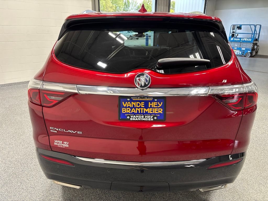 Used 2023 Buick Enclave Essence AWD/4WD image 6