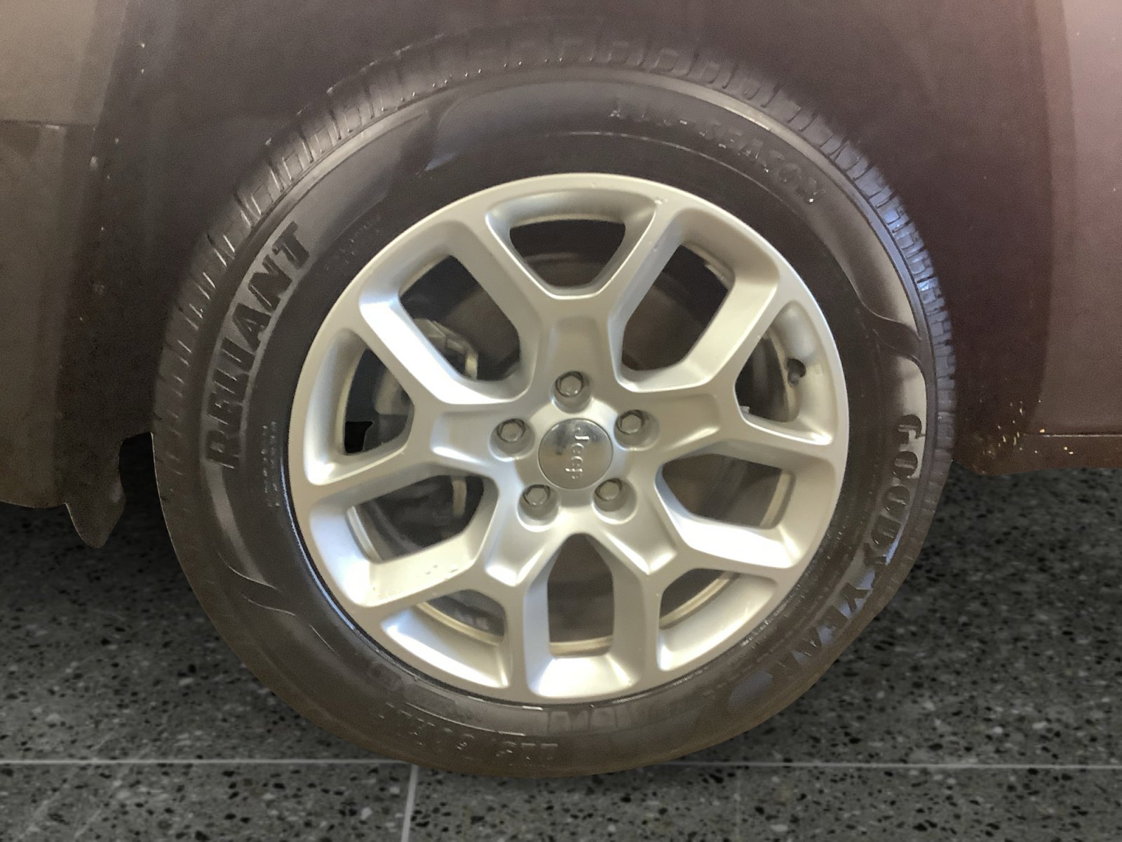 Used 2017 Jeep Renegade Latitude w/ Popular Equipment Group image 14