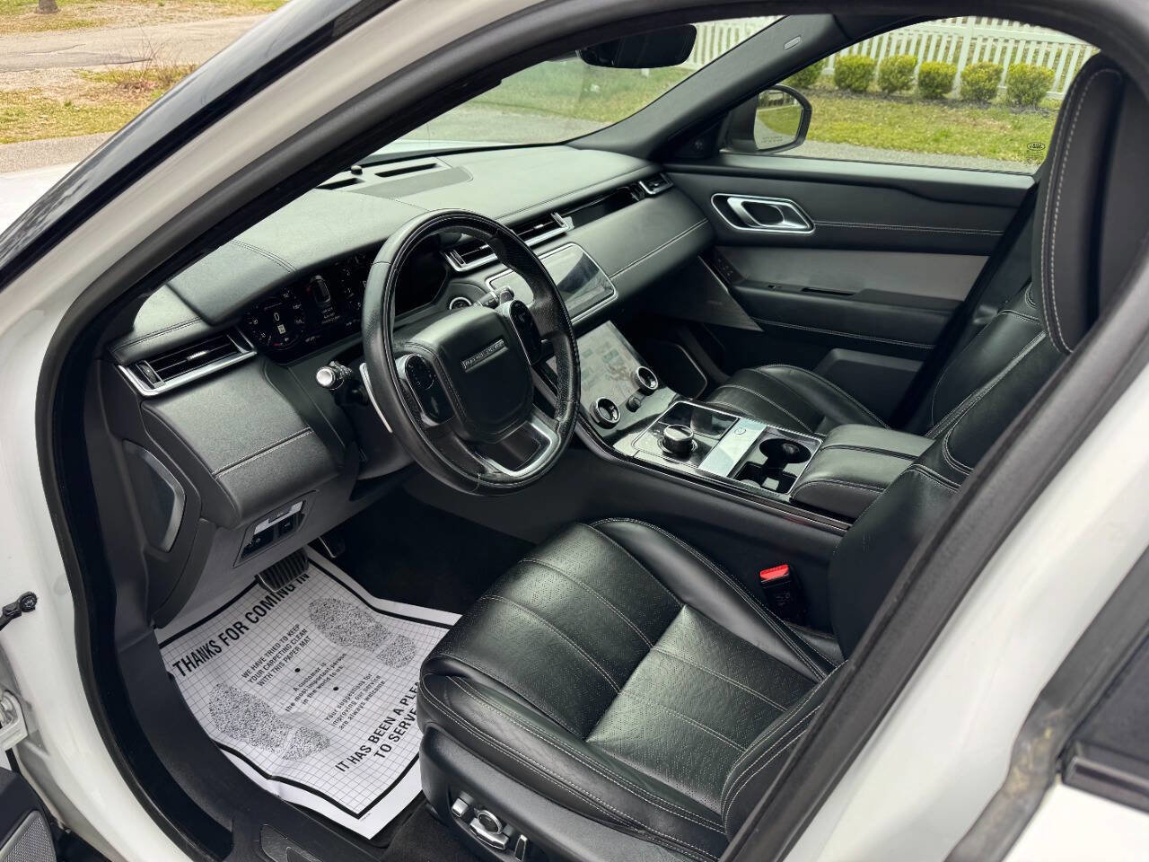 Used 2018 Land Rover Range Rover Velar R-Dynamic HSE image 9