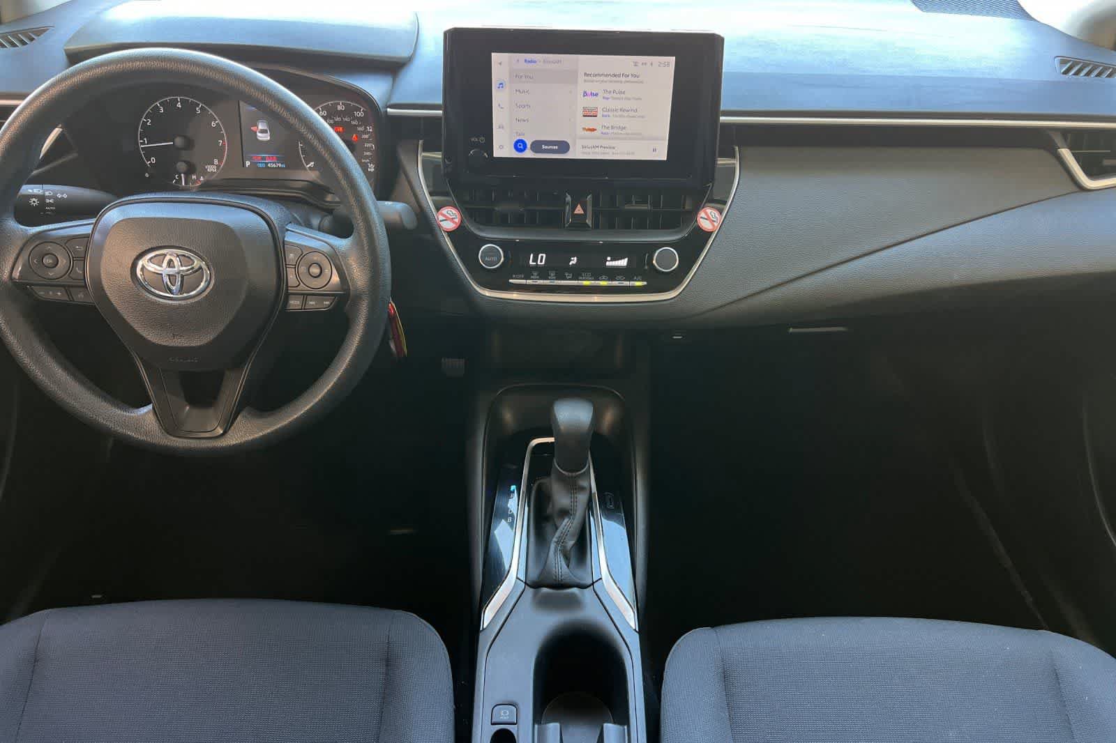 Used 2025 Toyota Corolla LE FWD image 4