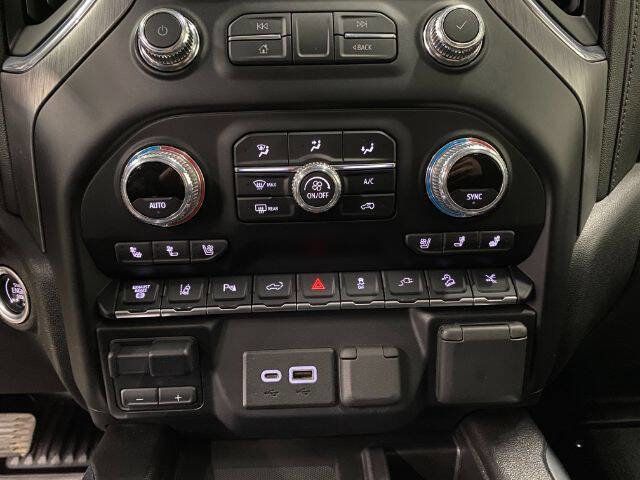 Used 2021 GMC Sierra 3500 Denali w/ Denali Black Diamond Edition image 24