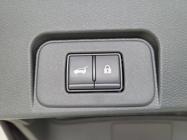 Used 2023 Nissan Rogue SV w/ SV Premium B Package FWD image 11