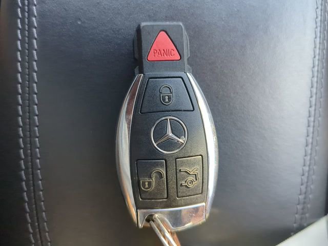 Used 2011 Mercedes-Benz SLK 350 image 23