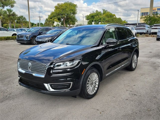 Used 2020 Lincoln Nautilus FWD image 3