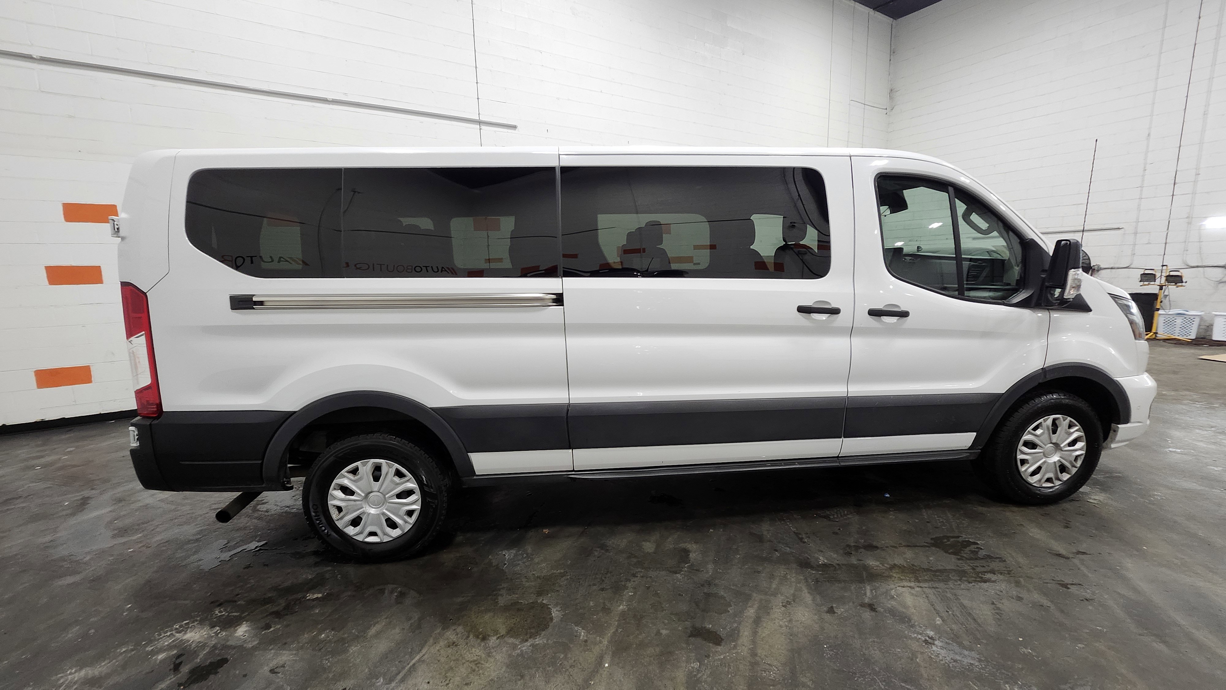 Used 2023 Ford Transit 350 XLT image 18