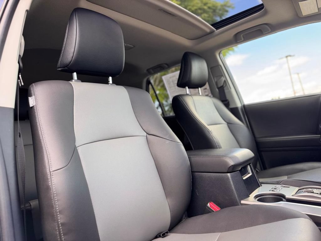 Used 2023 Toyota 4Runner SR5 Premium w/ Moonroof Package AWD/4WD image 29