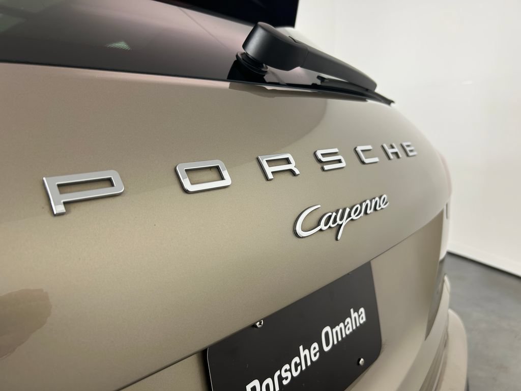 Used 2016 Porsche Cayenne AWD/4WD image 12