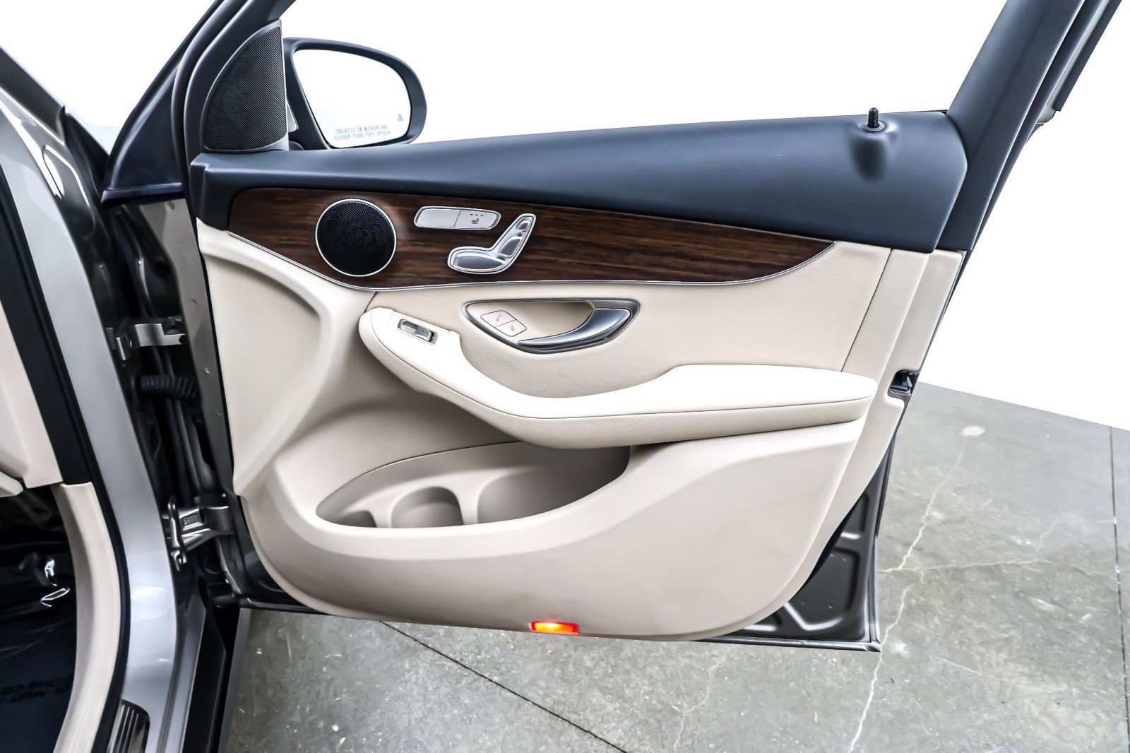 Used 2022 Mercedes-Benz GLC 300 image 23