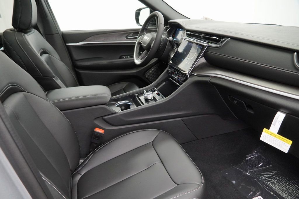 New 2025 Jeep Grand Cherokee L Limited image 36