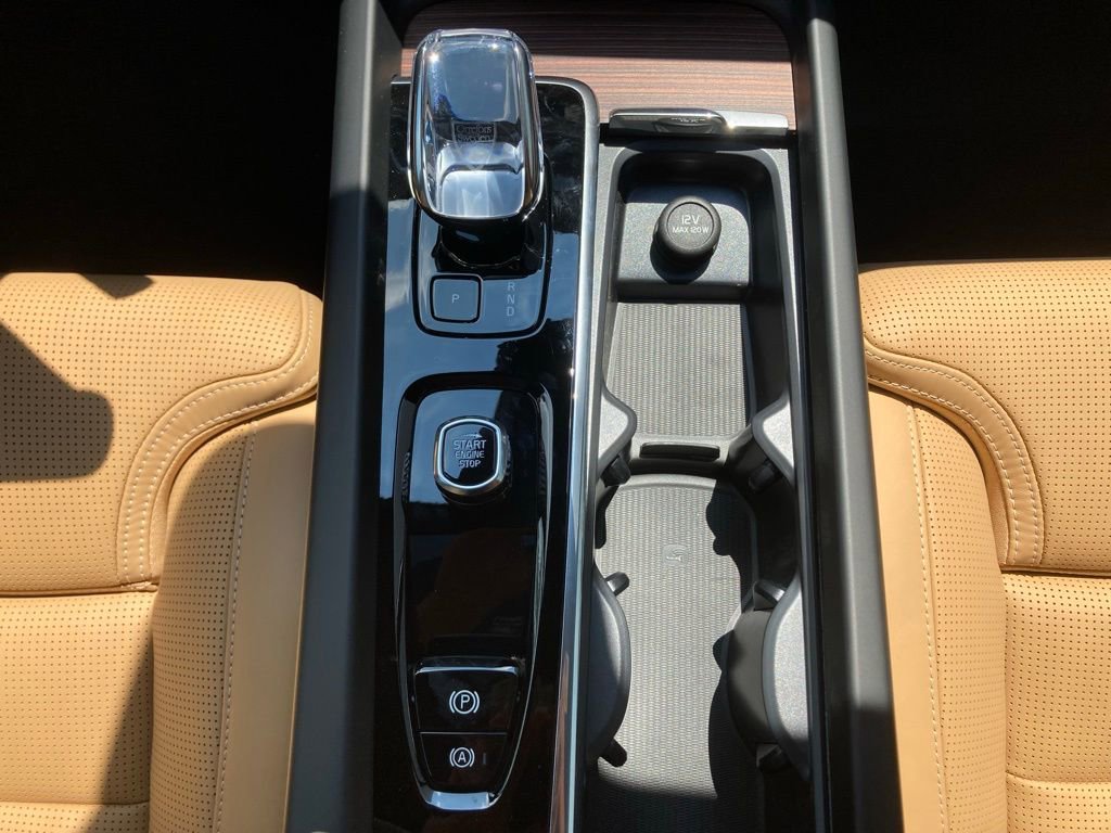 New 2026 Volvo V60 B5 Cross Country Ultra w/ Protection Package Premier image 12