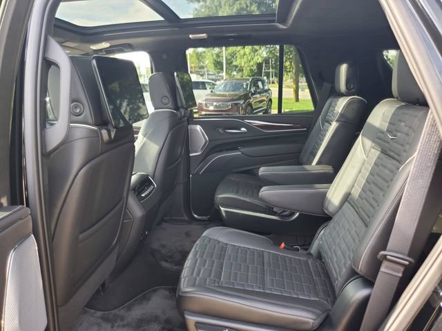 Used 2023 Cadillac Escalade Sport Platinum w/ LPO, ONYX Package AWD/4WD image 26