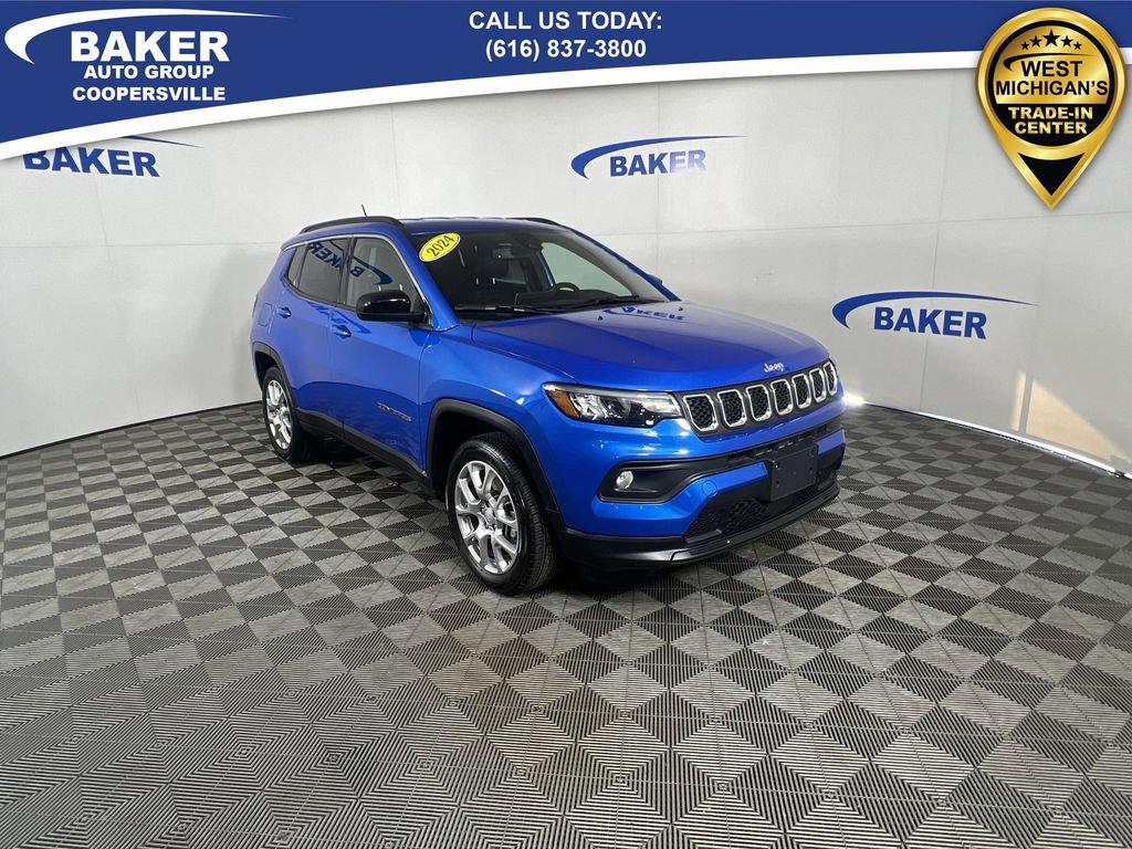 Used 2024 Jeep Compass Latitude image 2