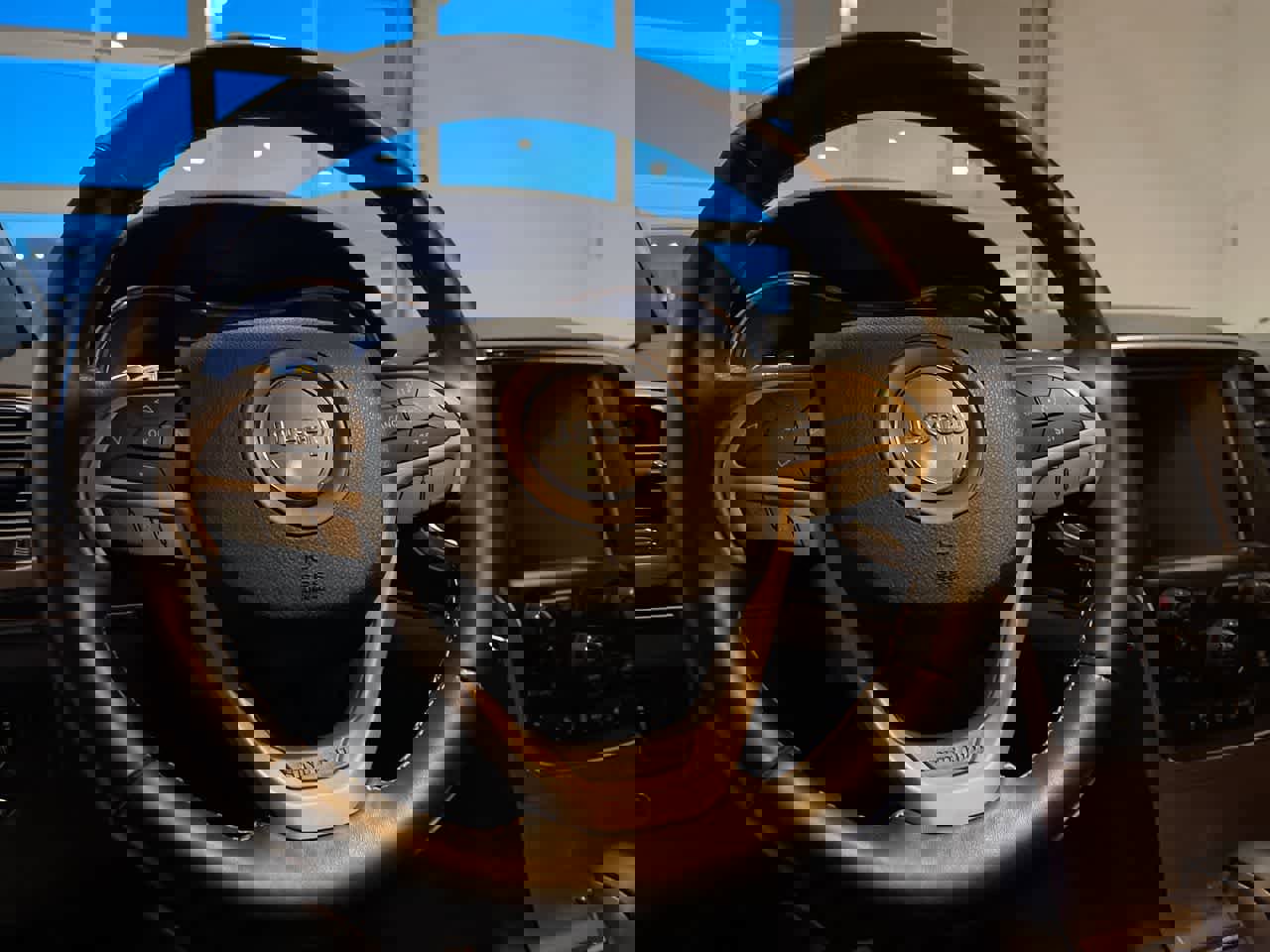 Used 2017 Jeep Grand Cherokee Limited image 14