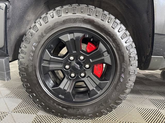 Used 2017 Chevrolet Silverado 1500 LTZ Z71 w/ Midnight Edition image 19