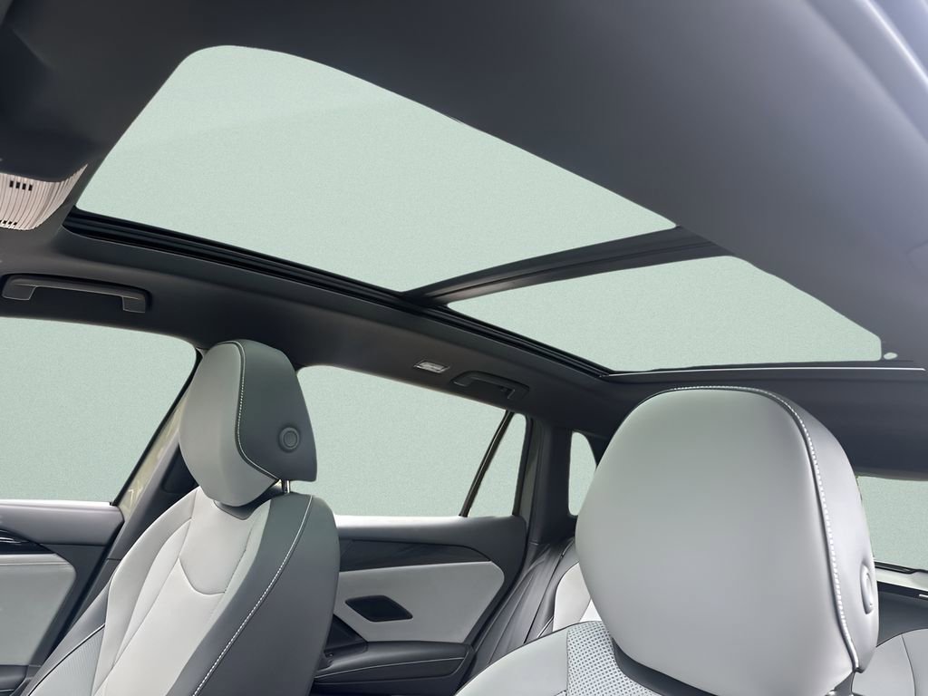 New 2026 Volkswagen Tiguan SE R-Line image 22