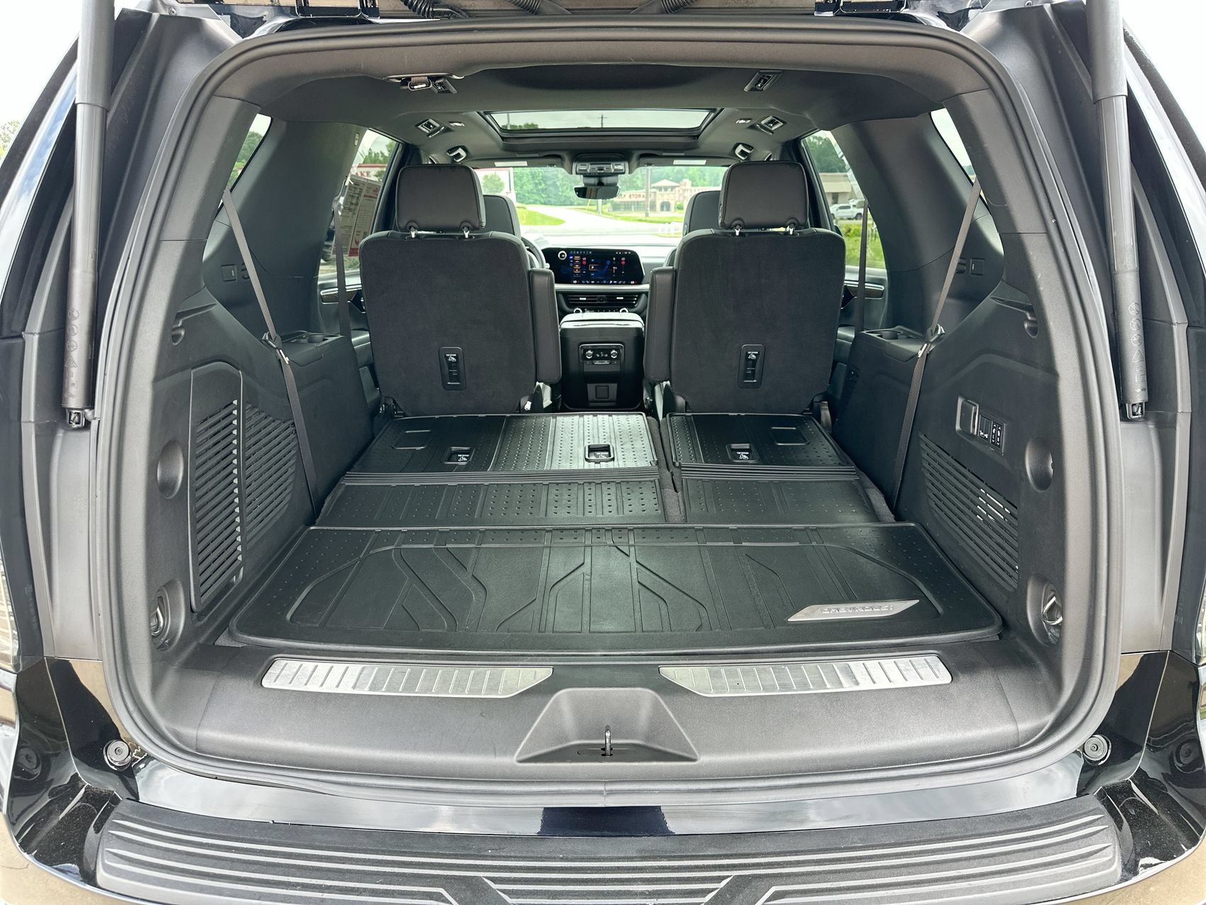 Used 2025 Chevrolet Tahoe High Country w/ Sun And Tow Package AWD/4WD image 27