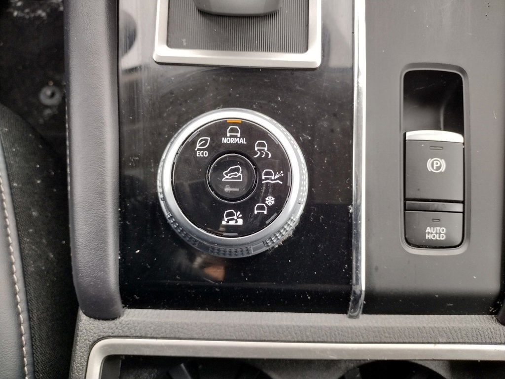 Used 2024 Mitsubishi Outlander SE Black Edition image 30