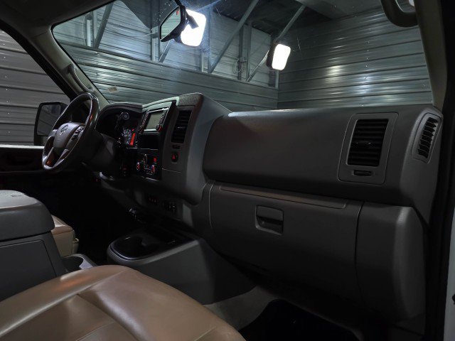Used 2018 Nissan NV 3500 SL image 15