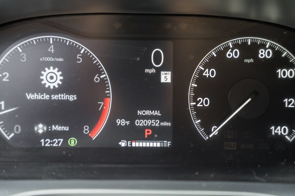 Used 2025 Honda HR-V Sport image 32