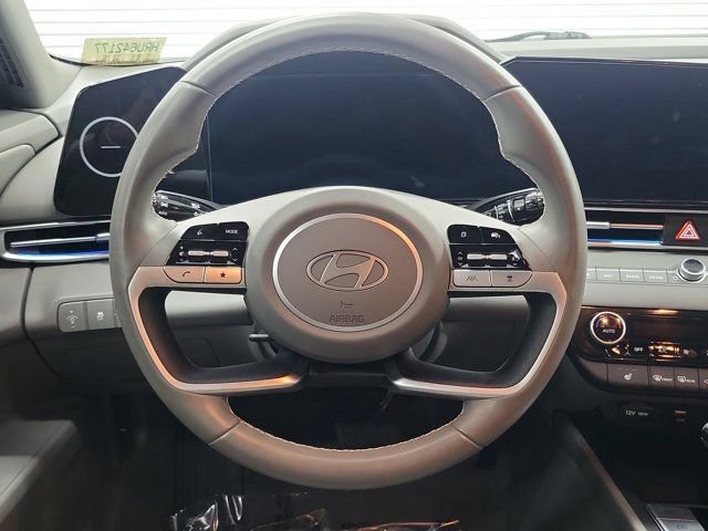 Used 2024 Hyundai Elantra SEL FWD image 16