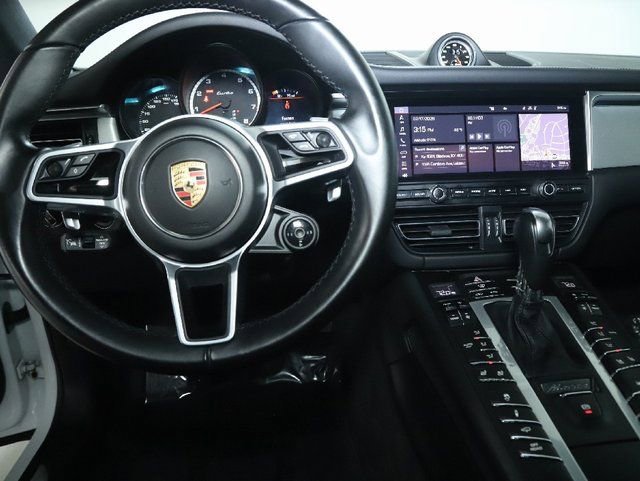 Used 2021 Porsche Macan Turbo image 15