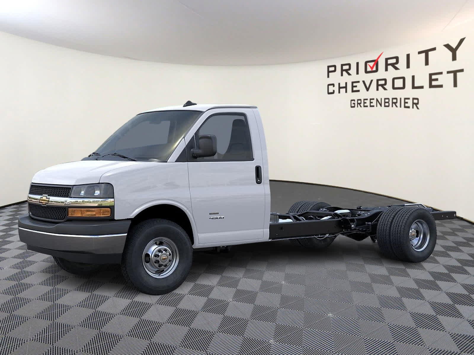 New 2025 Chevrolet Express 4500 w/ Power Convenience Package RWD image 2