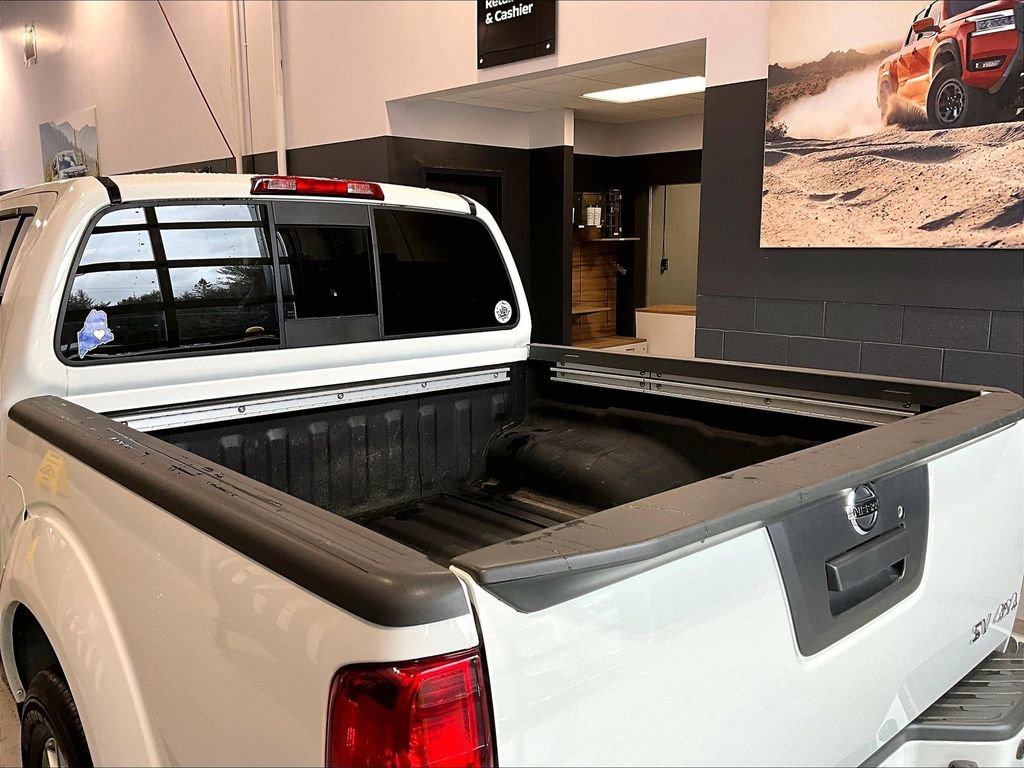 Used 2020 Nissan Frontier SV image 24