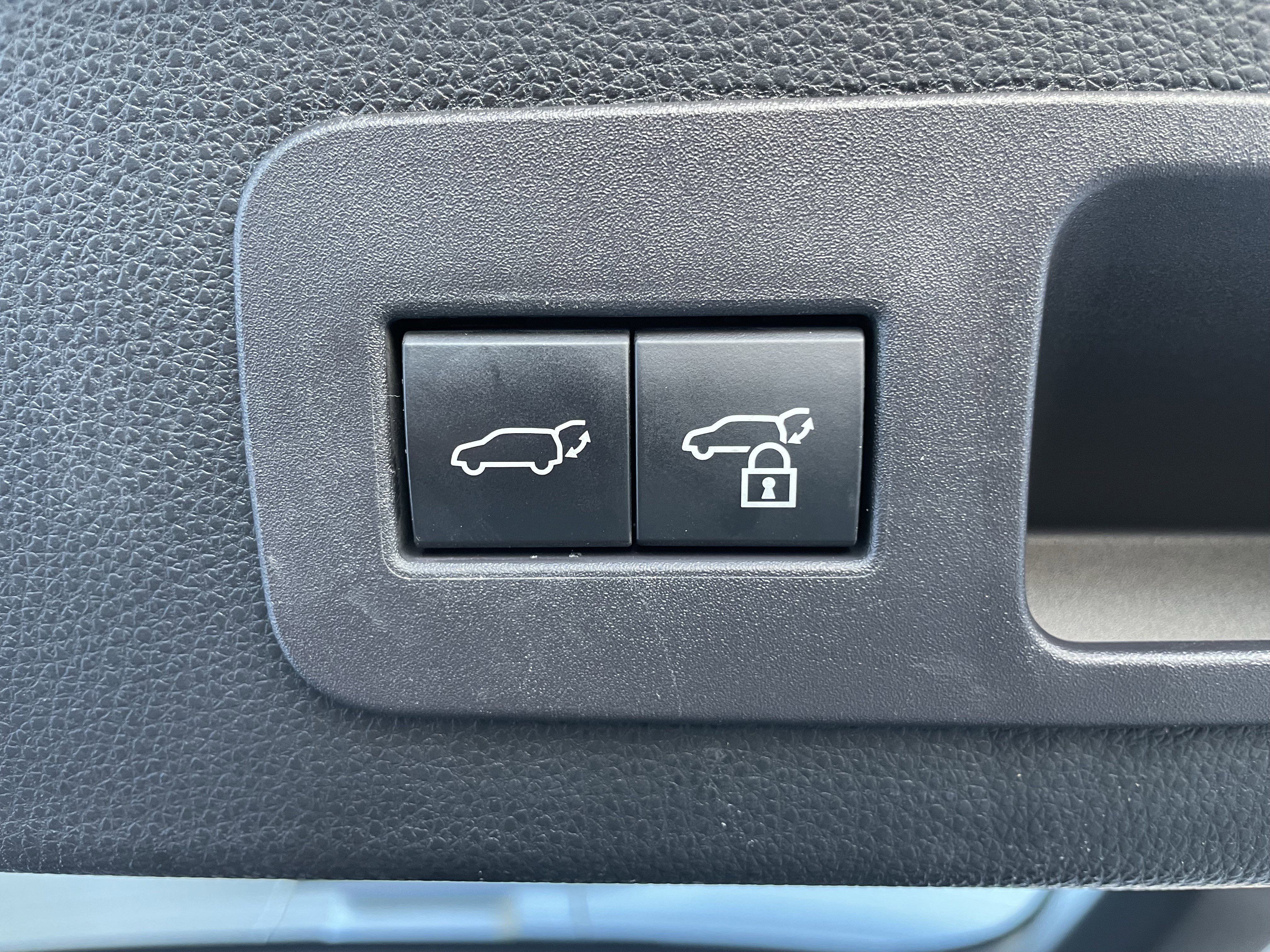 Used 2024 Lexus LX 600 4WD w/ Luxury Package image 41