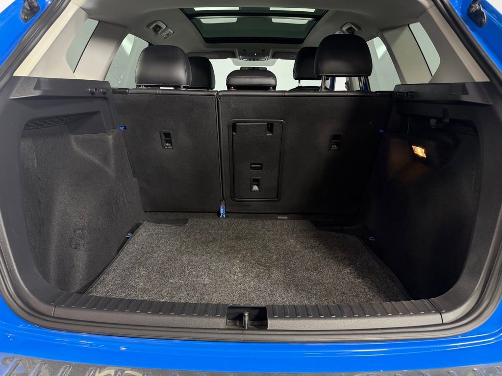 Used 2022 Volkswagen Taos SE w/ Panoramic Sunroof Package FWD image 27