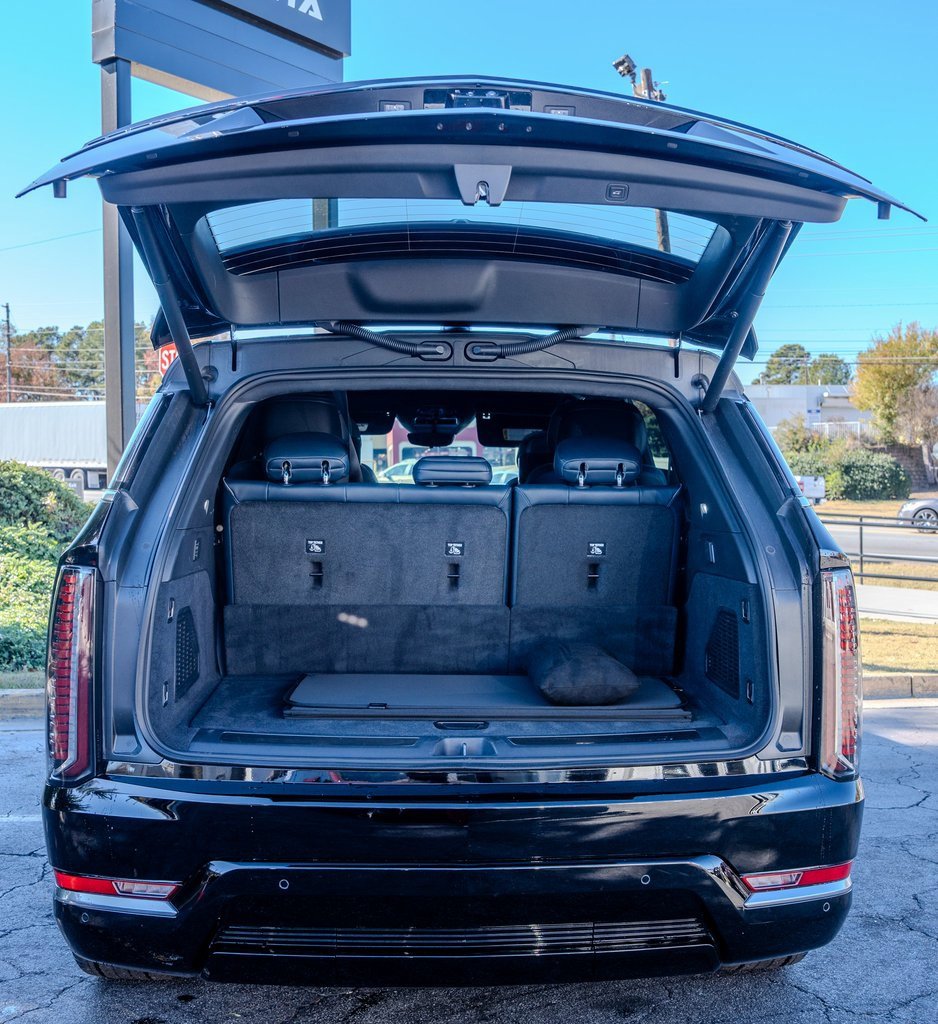 Used 2025 Cadillac Escalade IQ Luxury 2 image 28