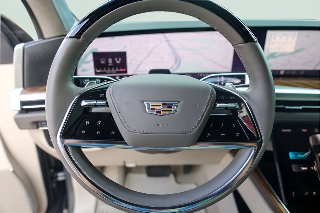 Used 2025 Cadillac Escalade Sport Platinum w/ LPO, ONYX Package AWD/4WD image 16