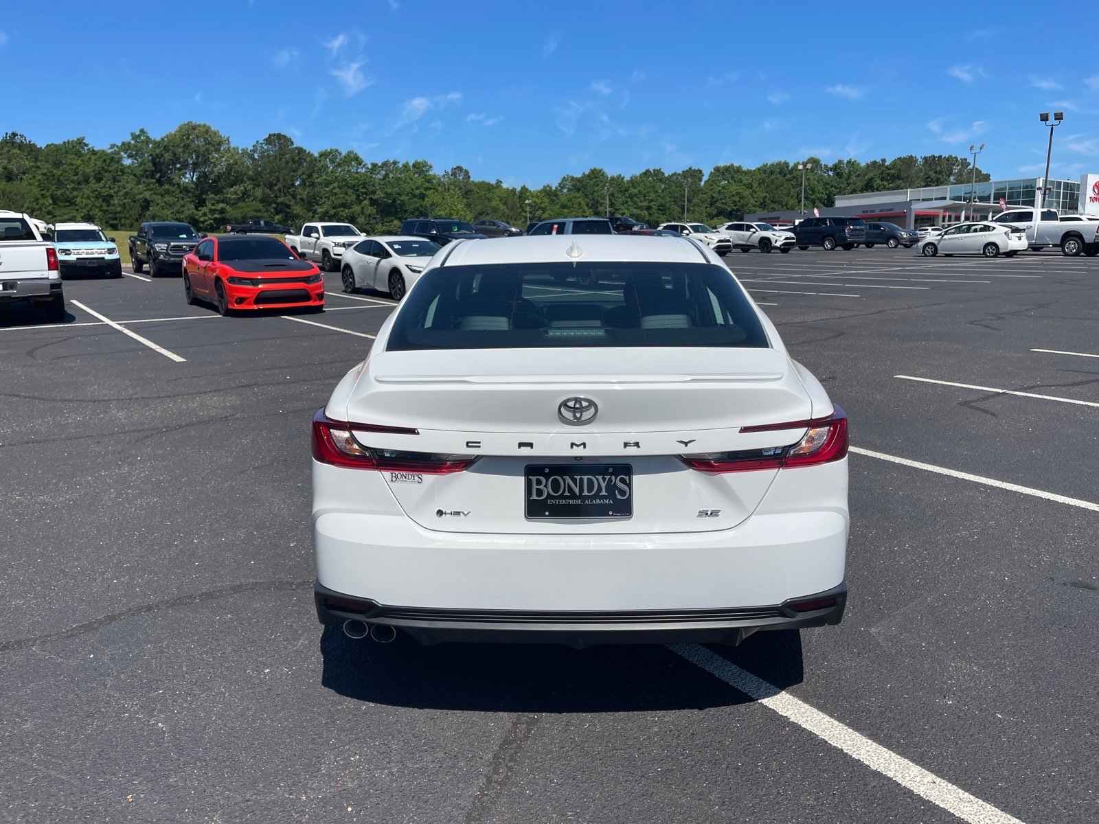 Used 2025 Toyota Camry SE FWD image 15