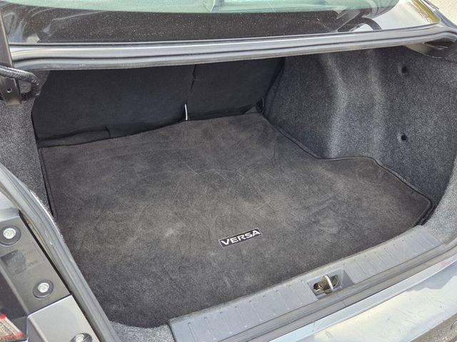 Used 2022 Nissan Versa SV image 13