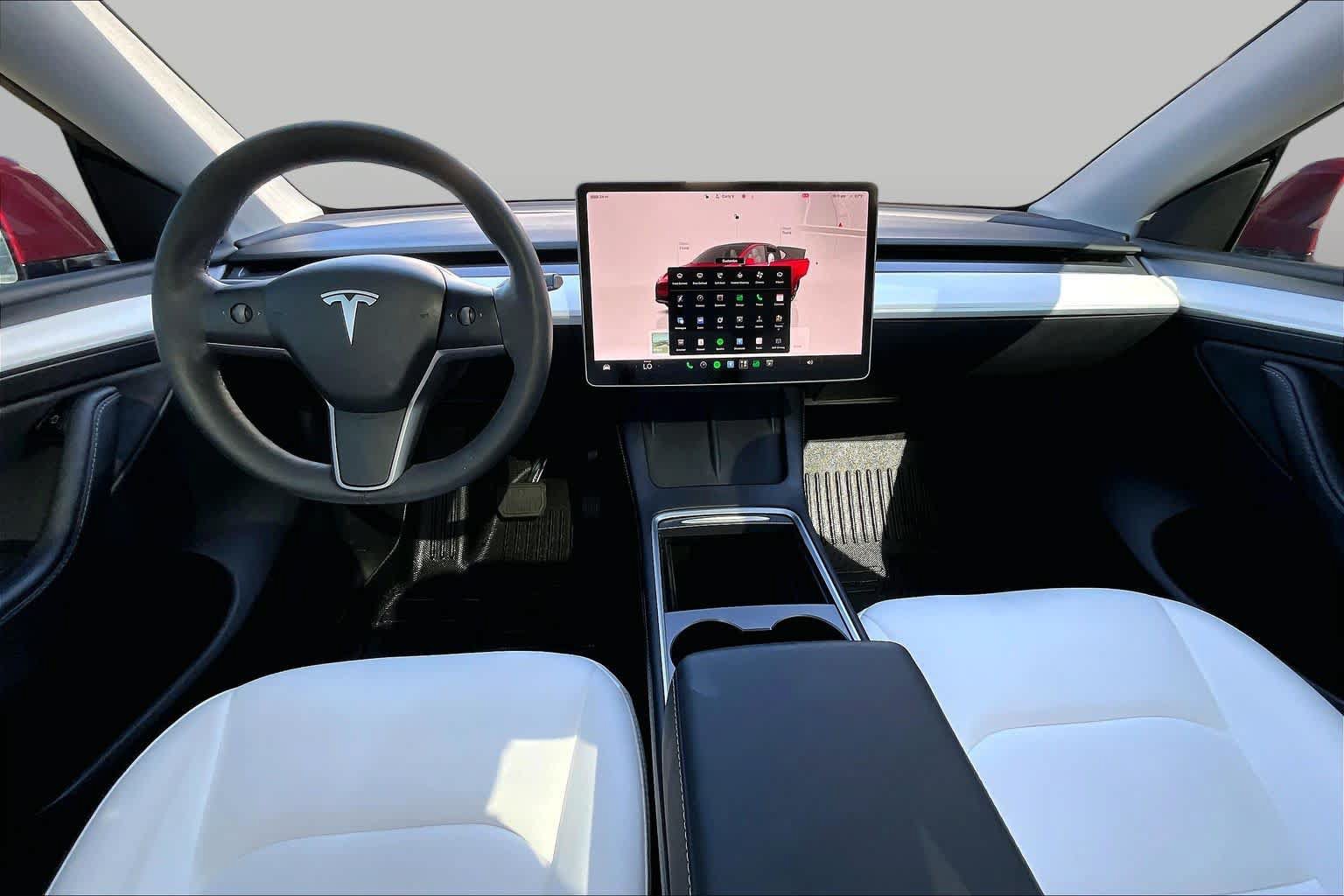 Used 2024 Tesla Model Y 2WD image 14