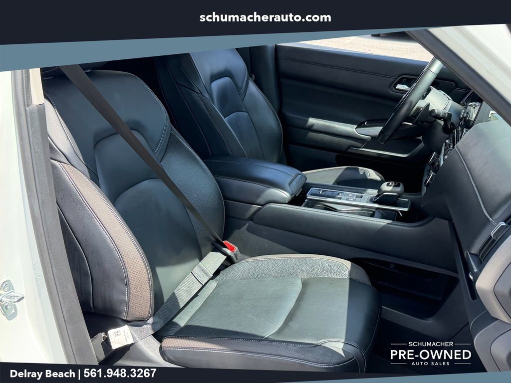 Used 2022 Nissan Pathfinder SL FWD image 16