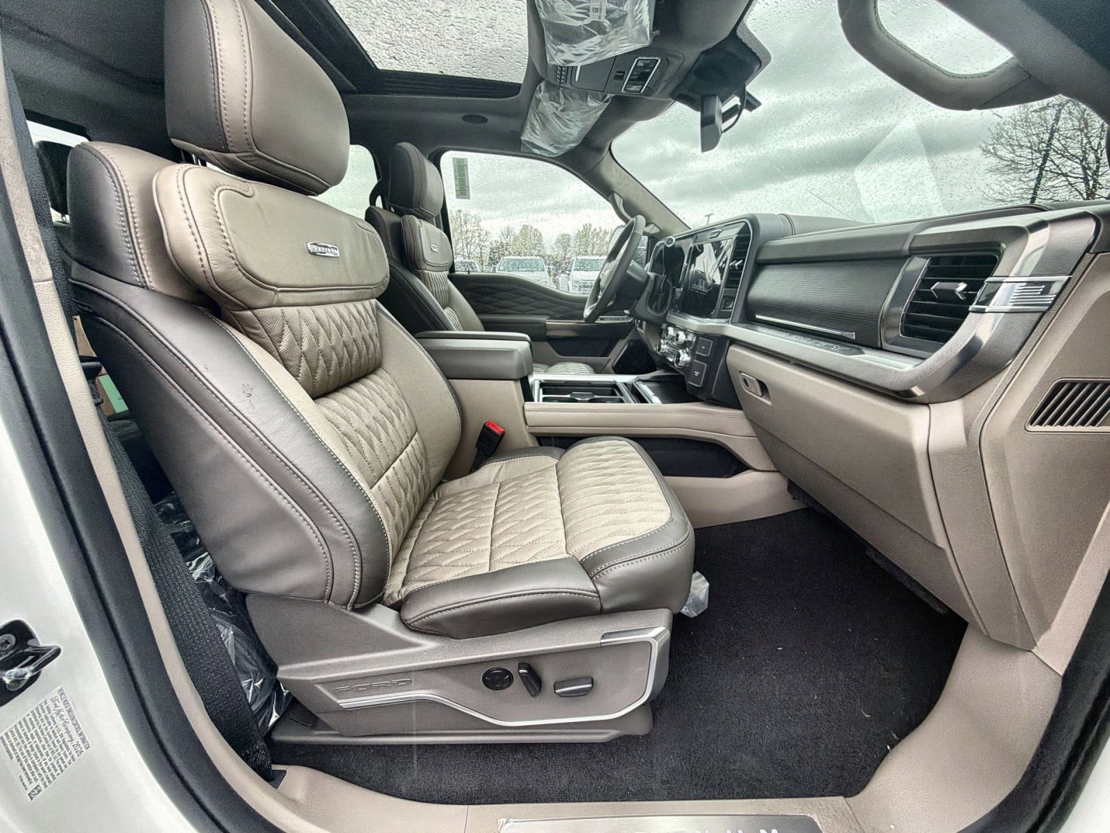 New 2026 Ford F450 Platinum w/ Platinum Plus Package image 28