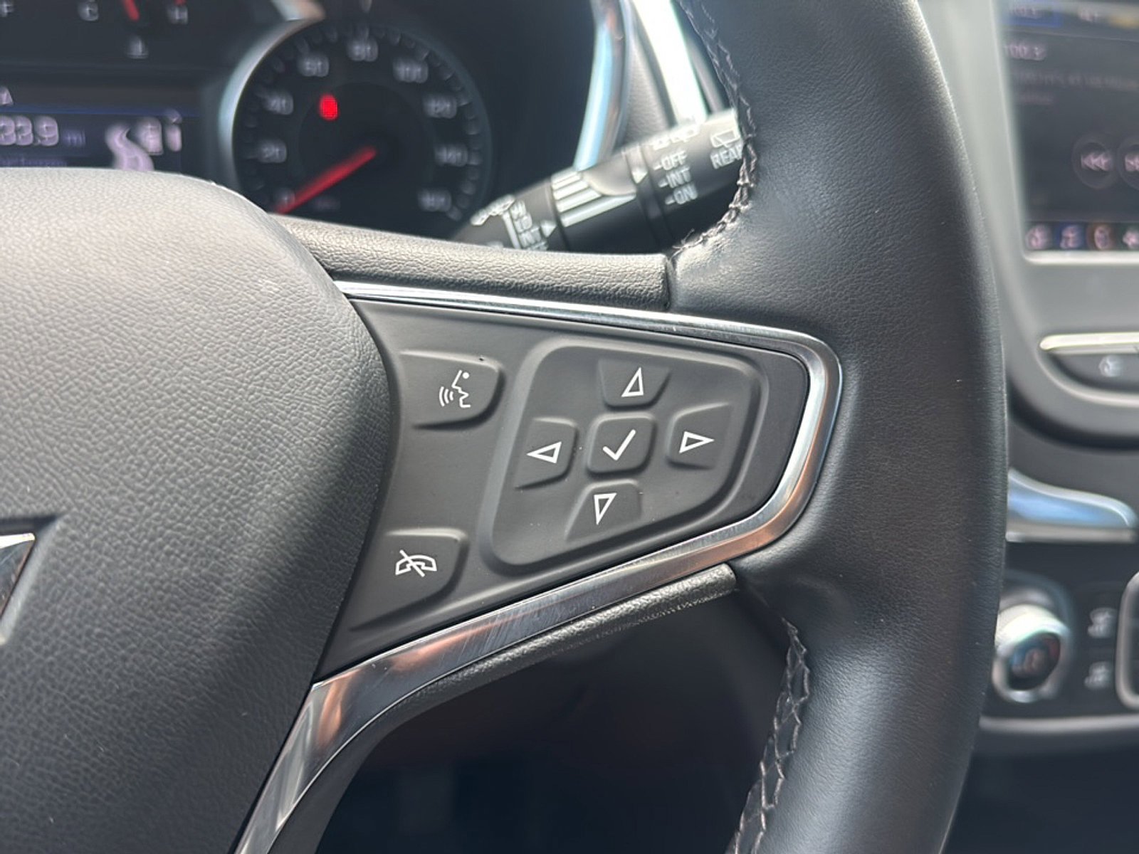 Used 2023 Chevrolet Equinox LT AWD/4WD image 33