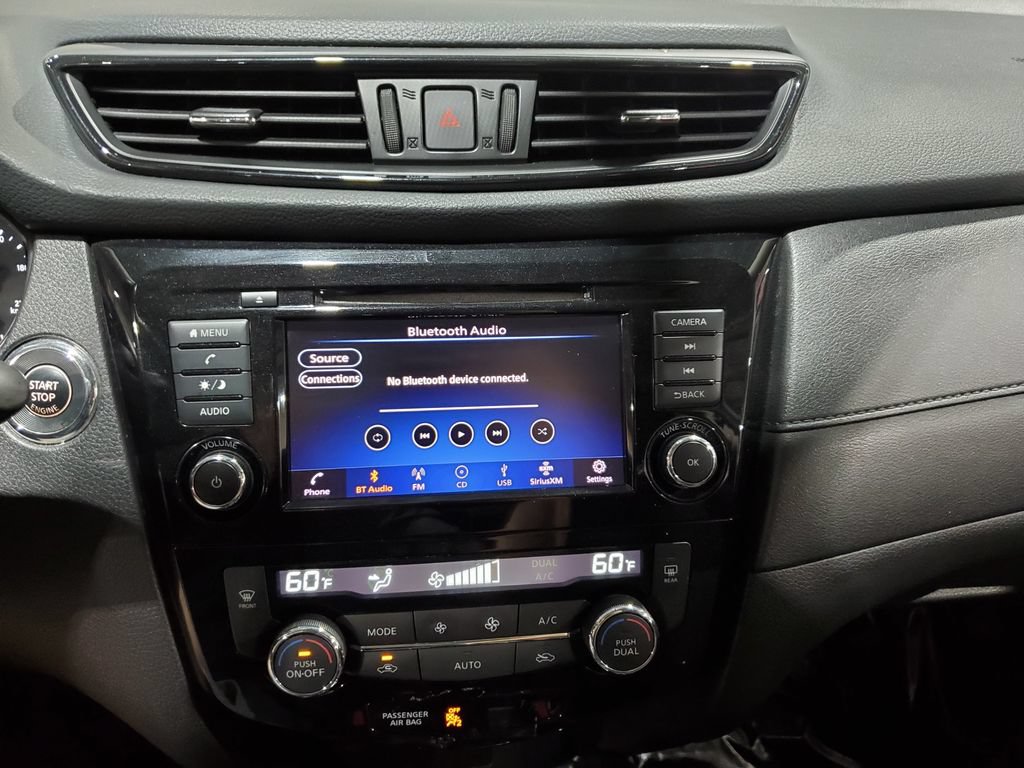 Used 2018 Nissan Rogue SV AWD/4WD image 24